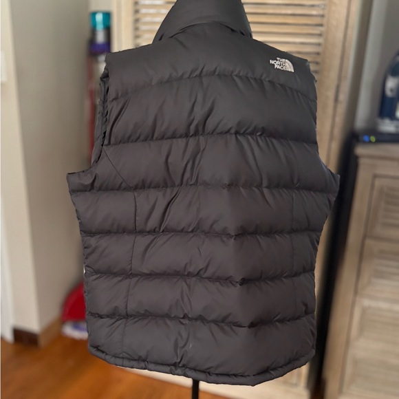 The North Face Black Puffer Vest - Picture 3 of 4